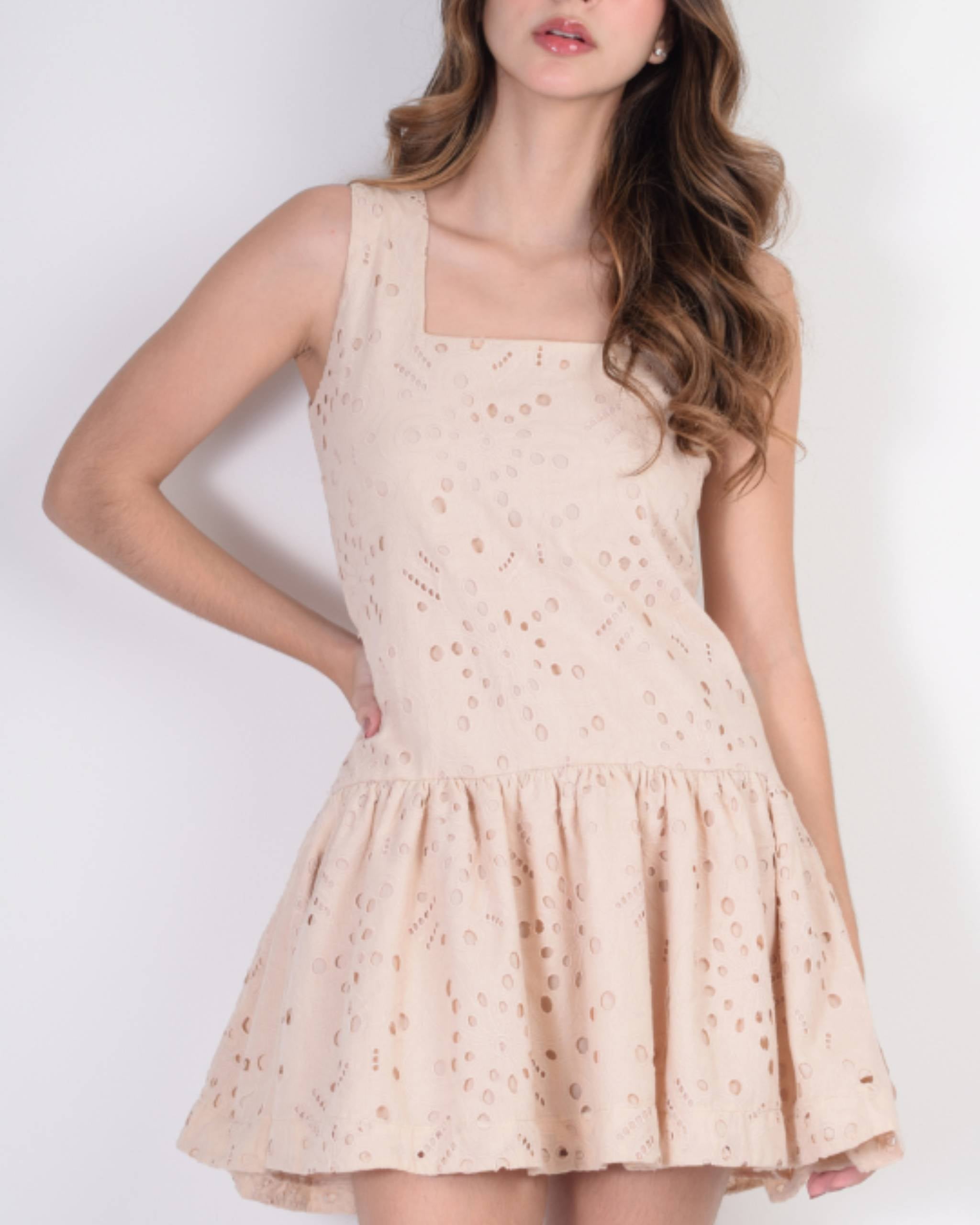 Vestido Escote Cuadrado Arandela
